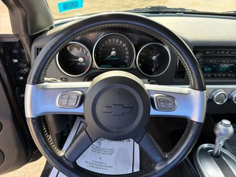 Used 2004 Chevrolet SSR w/ Preferred Equipment Group RWD image 29