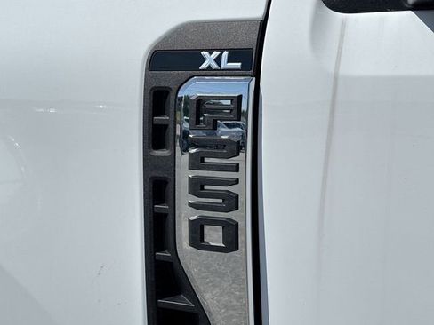 New 2026 Ford F250 XL w/ XL Chrome Package image 15
