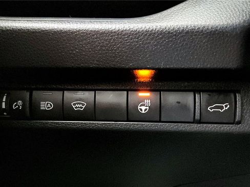 Used 2023 Toyota RAV4 XLE Premium image 33