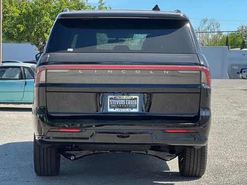 New 2026 Lincoln Navigator L Reserve image 6