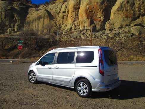 Used 2017 Ford Transit Connect Titanium image 3