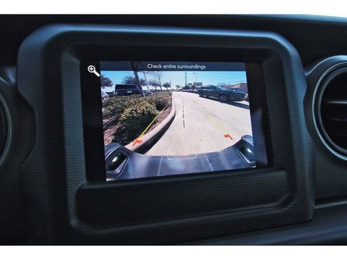 Used 2023 Jeep Gladiator Sport image 24