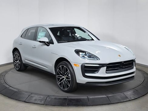 New 2026 Porsche Macan image 9
