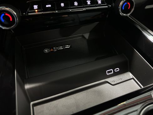 New 2026 Chevrolet Suburban LT w/ Comfort Package image 24