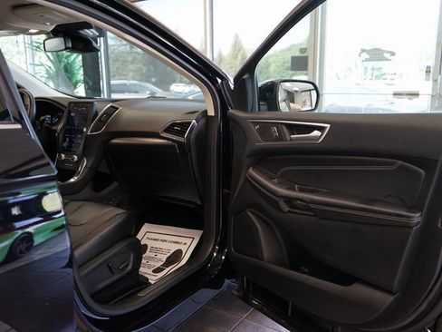 Used 2022 Ford Edge Titanium image 39