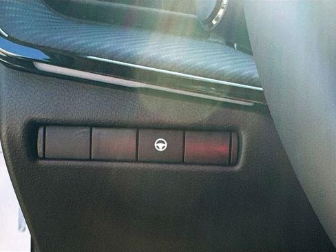 New 2025 Nissan Kicks SR image 10