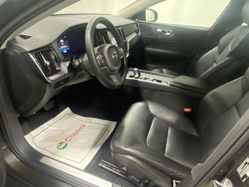 Certified 2025 Volvo S60 B5 Core image 9
