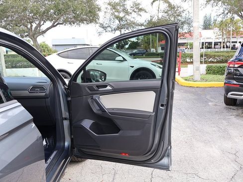 Used 2019 Volkswagen Tiguan SEL Premium R-Line image 28