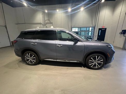 Used 2023 INFINITI QX60 Sensory w/ Cargo Package AWD/4WD image 4