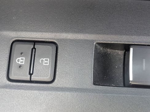 Used 2024 Toyota RAV4 XLE FWD image 31