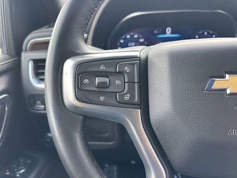 Used 2023 Chevrolet Suburban Premier image 13