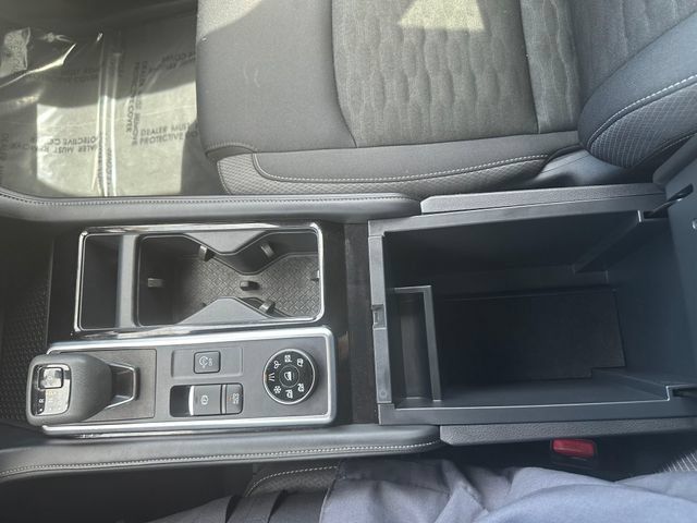 Used 2025 Nissan Pathfinder SV AWD/4WD image 19