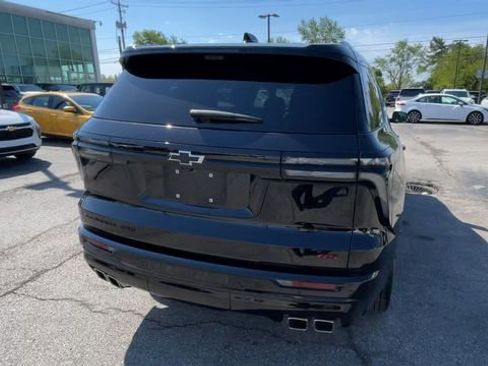 Used 2024 Chevrolet Traverse RS AWD/4WD image 9