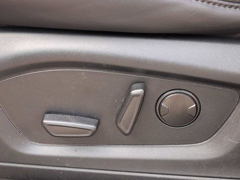 Used 2023 Ford Explorer XLT w/ Equipment Group 202A AWD/4WD image 17