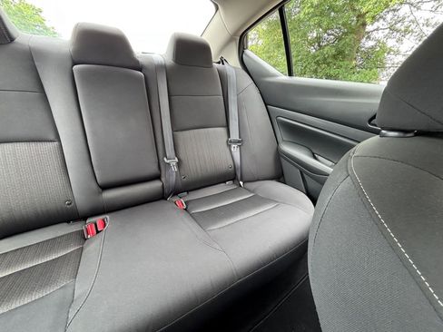 Used 2025 Nissan Altima 2.5 SV FWD image 38