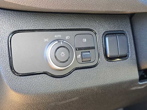 Used 2025 Mercedes-Benz Sprinter 2500 image 26