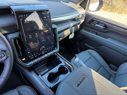 New 2026 GMC Yukon AT4 w/ AT4 Premium Plus Package image 31