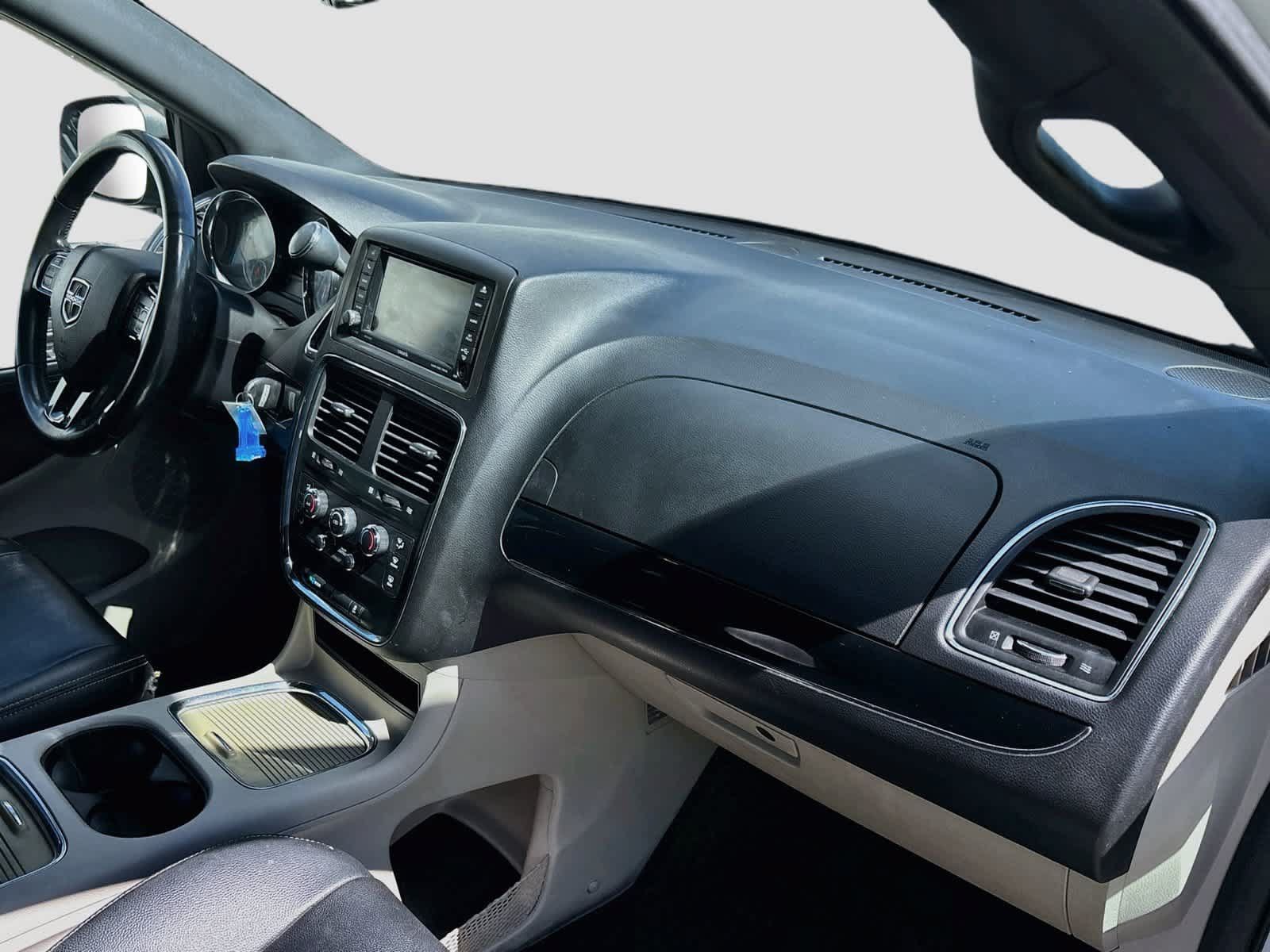 Used 2018 Dodge Grand Caravan SXT FWD image 30