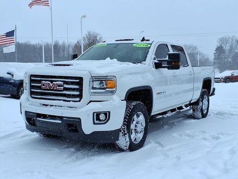Used 2019 GMC Sierra 2500 SLT w/ Duramax Plus Package image 3