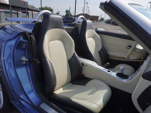 Used 2005 Chrysler Crossfire Limited RWD image 37
