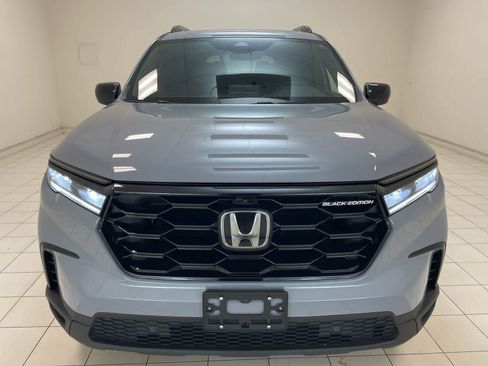 Certified 2025 Honda Pilot Black Edition image 27