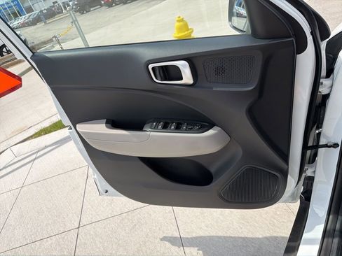 New 2026 Hyundai Venue SEL FWD image 31