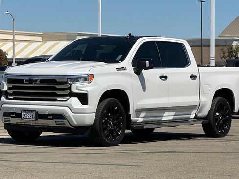 Used 2024 Chevrolet Silverado 1500 High Country w/ Technology Package AWD/4WD image 10