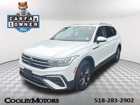 Used 2024 Volkswagen Tiguan SE w/ Panoramic Sunroof Package AWD/4WD image 1