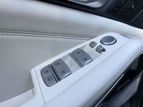 Used 2024 BMW X7 M60i AWD/4WD image 13