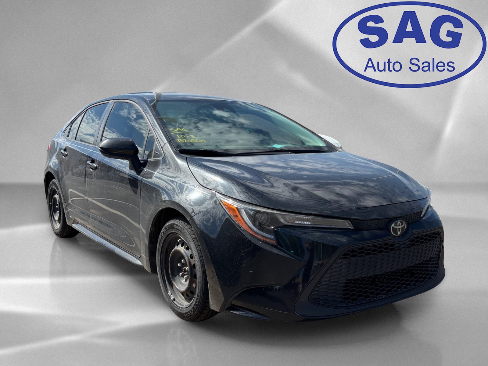 Used 2021 Toyota Corolla LE FWD image 2