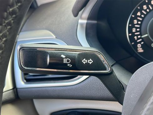 Used 2017 Lincoln MKZ Premiere image 16