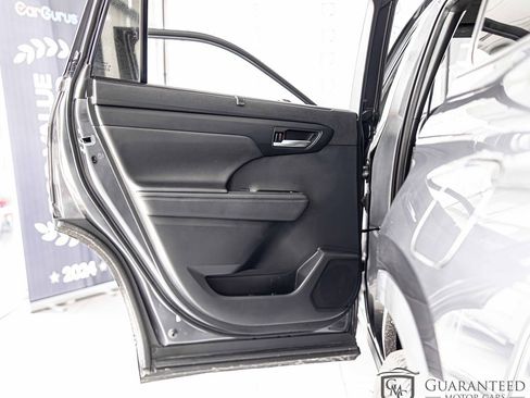 Used 2021 Toyota Highlander XSE image 35