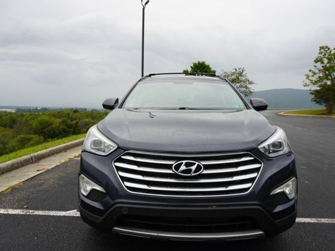 Used 2015 Hyundai Santa Fe GLS image 2