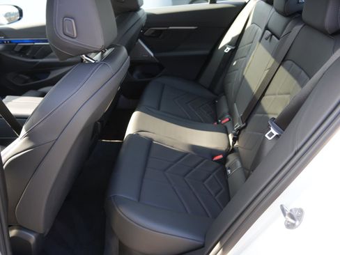 Used 2025 BMW i5 eDrive40i image 9