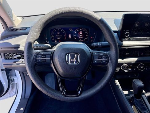 Certified 2023 Honda Accord LX image 13