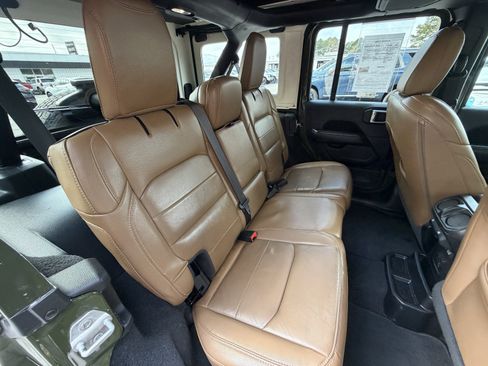 Used 2021 Jeep Wrangler Unlimited Sahara image 18