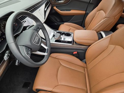 Certified 2025 Audi Q8 Prestige image 16