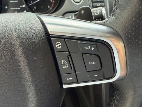 Used 2018 Land Rover Discovery Sport HSE AWD/4WD image 21