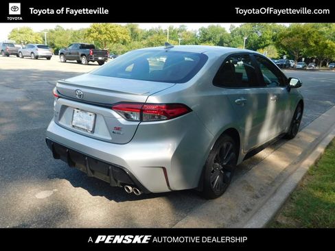 Used 2026 Toyota Corolla SE w/ SE Premium Package FWD image 4