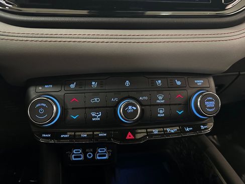 Certified 2024 Dodge Durango R/T image 31