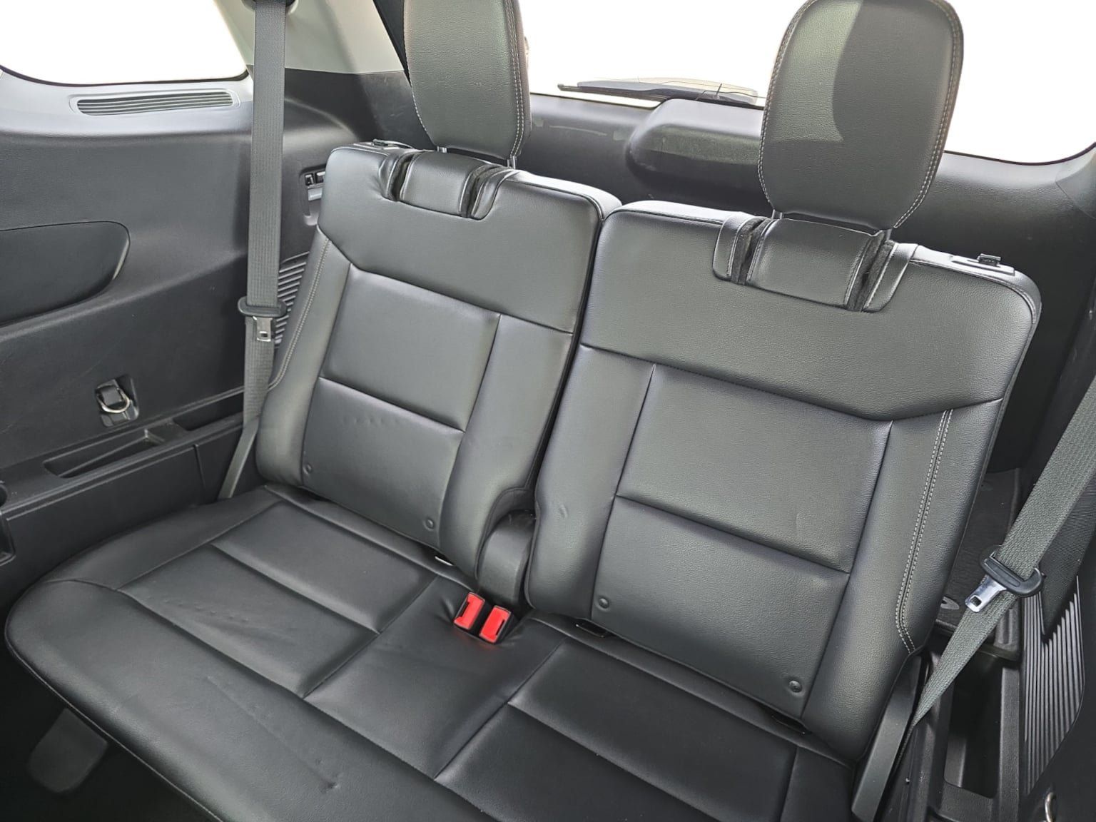 Used 2021 Ford Explorer Limited w/ Equipment Group 301A RWD image 16