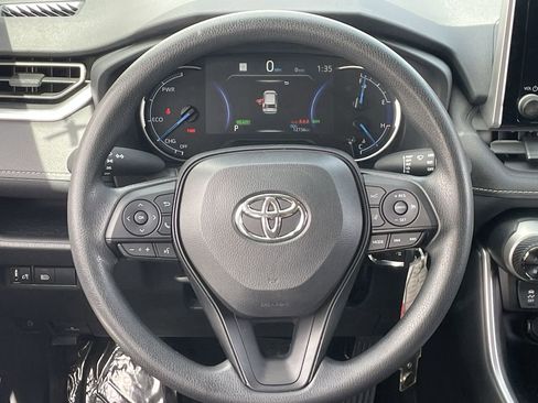 Used 2025 Toyota RAV4 LE image 21