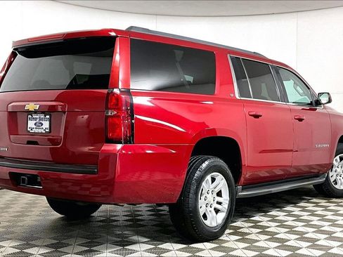 Used 2015 Chevrolet Suburban LT image 12