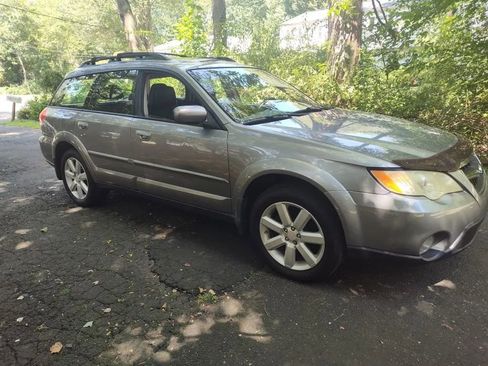 Used 2008 Subaru Outback 2.5i Limited L.L. Bean image 2