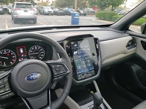 Certified 2025 Subaru Forester Limited image 33