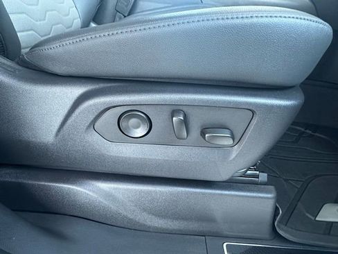 Used 2023 Chevrolet Silverado 1500 ZR2 w/ Technology Package image 23