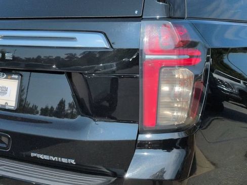 Used 2022 Chevrolet Tahoe Premier AWD/4WD image 12