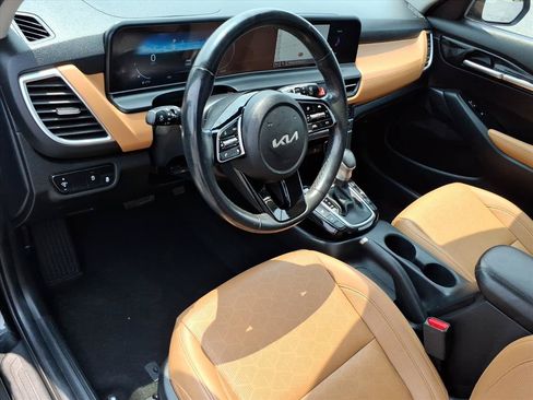 Used 2024 Kia Seltos EX AWD/4WD image 11