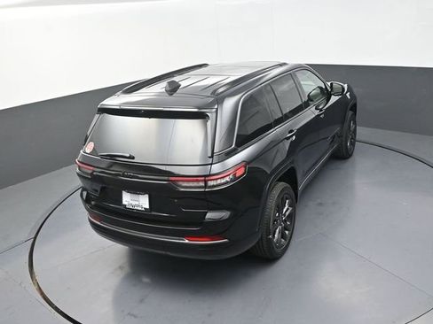 New 2026 Jeep Grand Cherokee Limited AWD/4WD image 17