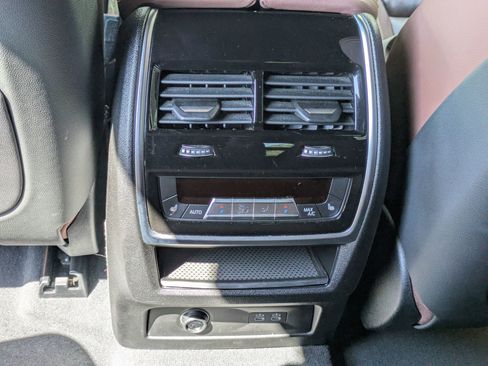 Used 2021 BMW X7 M50i w/ Executive Package image 32